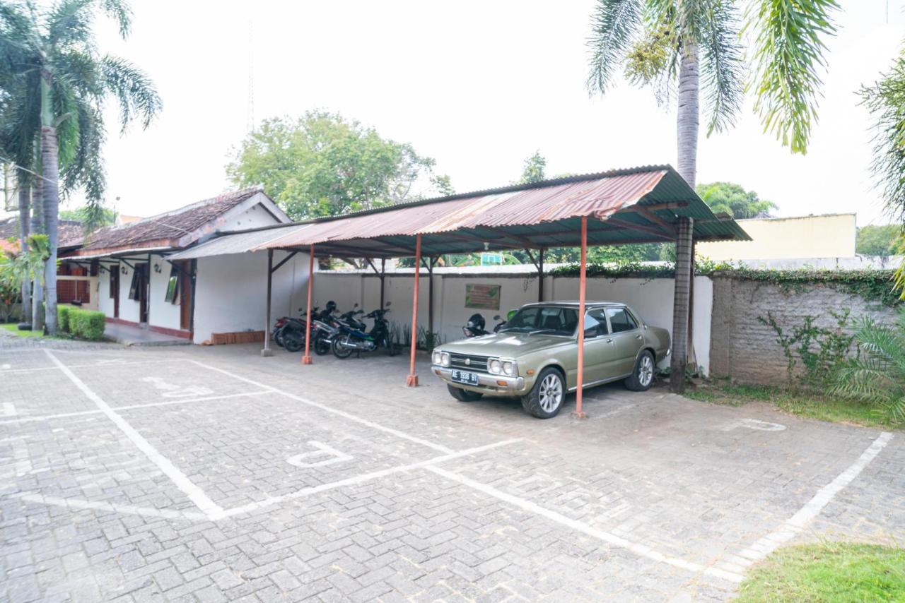 Reddoorz @ Panglima Sudirman Madiun Hotel Exterior foto